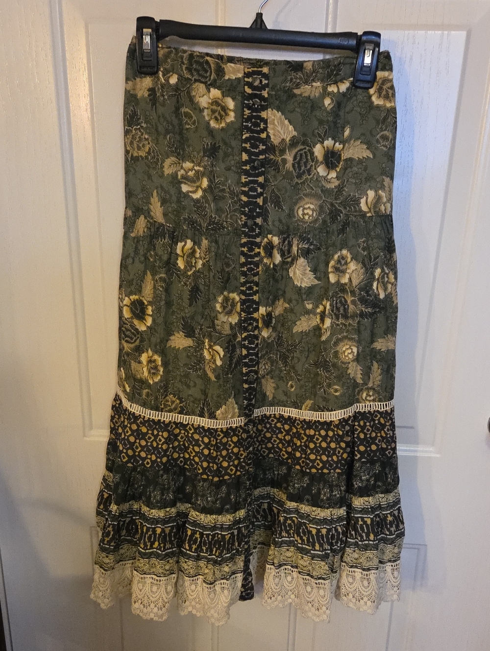 Versona Olive Green Floral Tiered Maxi Skirt with Lace Trim Size Small